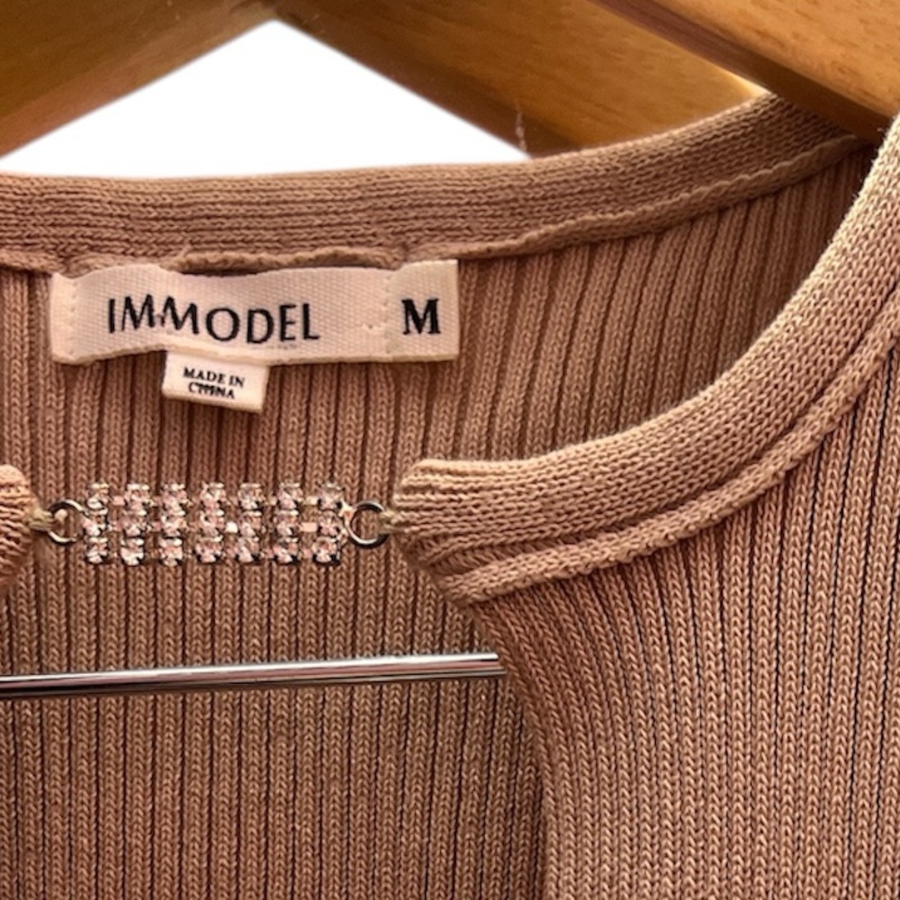 Immodel Rhinestone CUT Out Ribbed Top - Picture 4 of 5